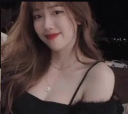 Ảnh thumbnail video Clip Lê Bích Vân làm tình cùng bạn trai cực sướng con đĩ này quỳ doggy mông giơ cao lồn bị cặc dài khoét sâu sướng run người ti lắc lư