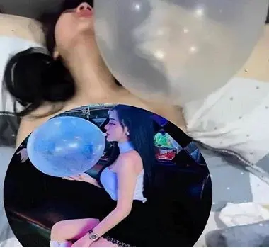 Ảnh thumbnail video Hút bóng cười quá phê nện nhau trong suốt ngày